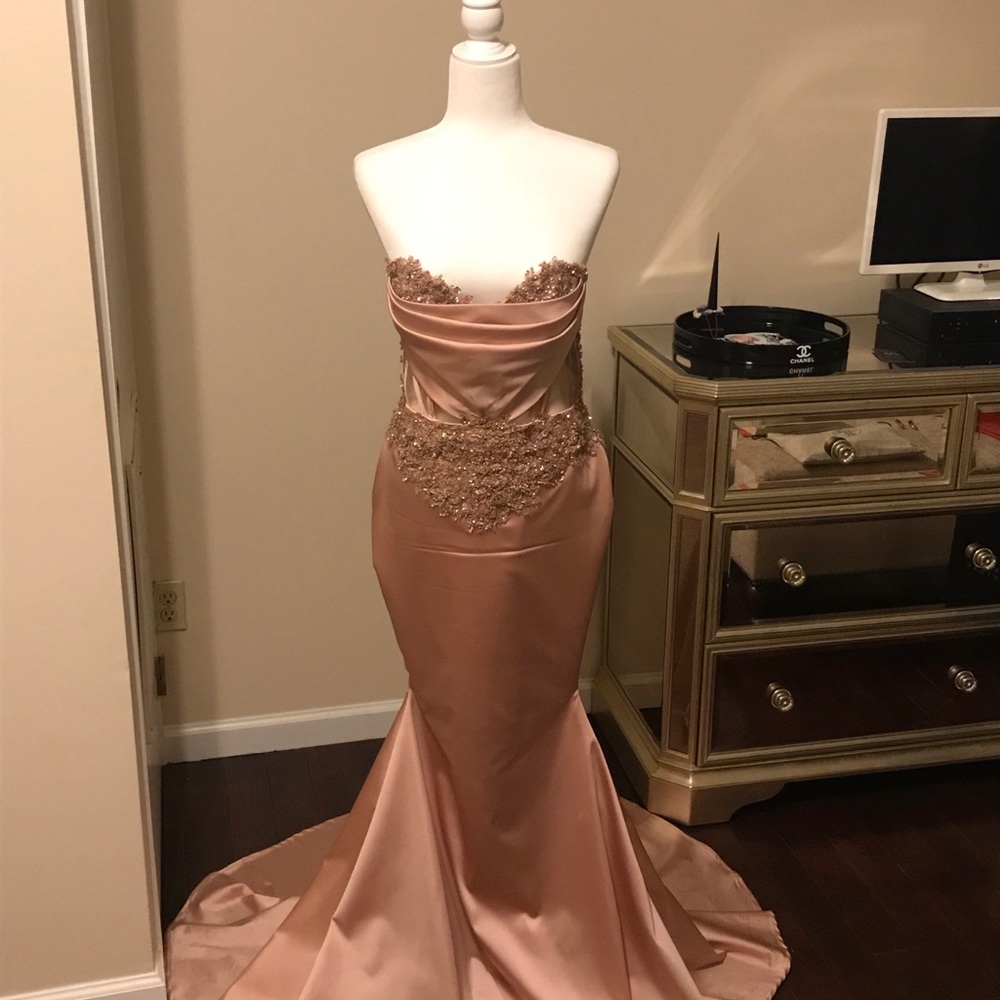 Custom Walter Collection Elle Gown - Picture 2 of 8
